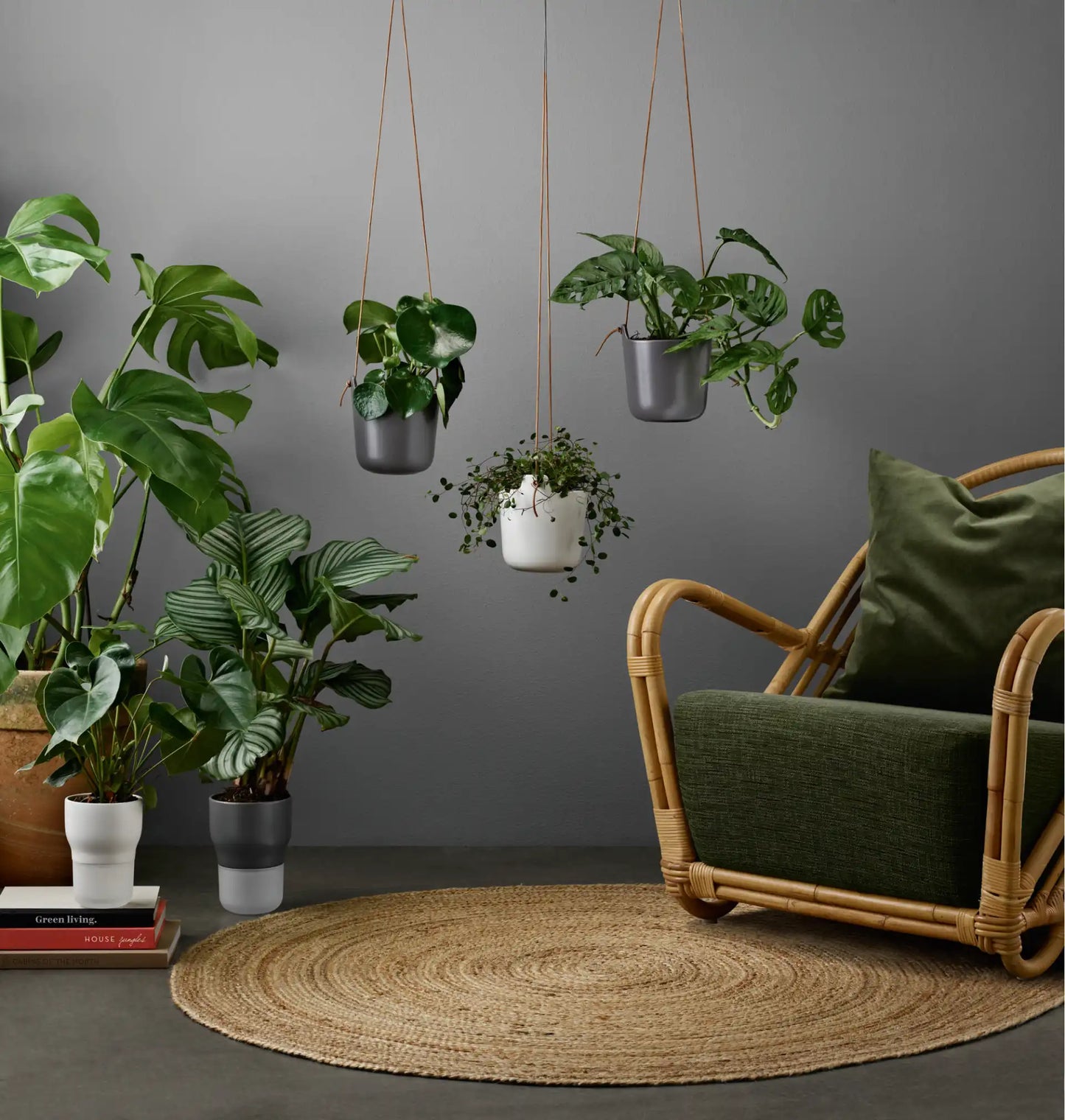 Selfwatering pots hanging Clay white