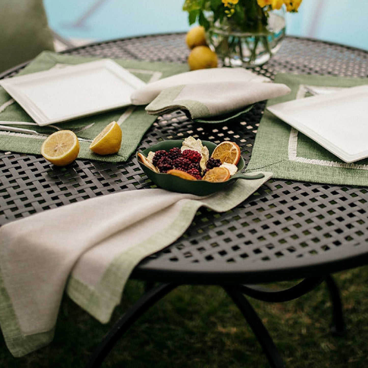 Green table napkin, Shop cloth napkin in Dubai at ASHOP