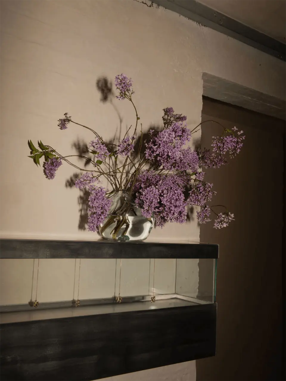 Flower vase, decorative vase