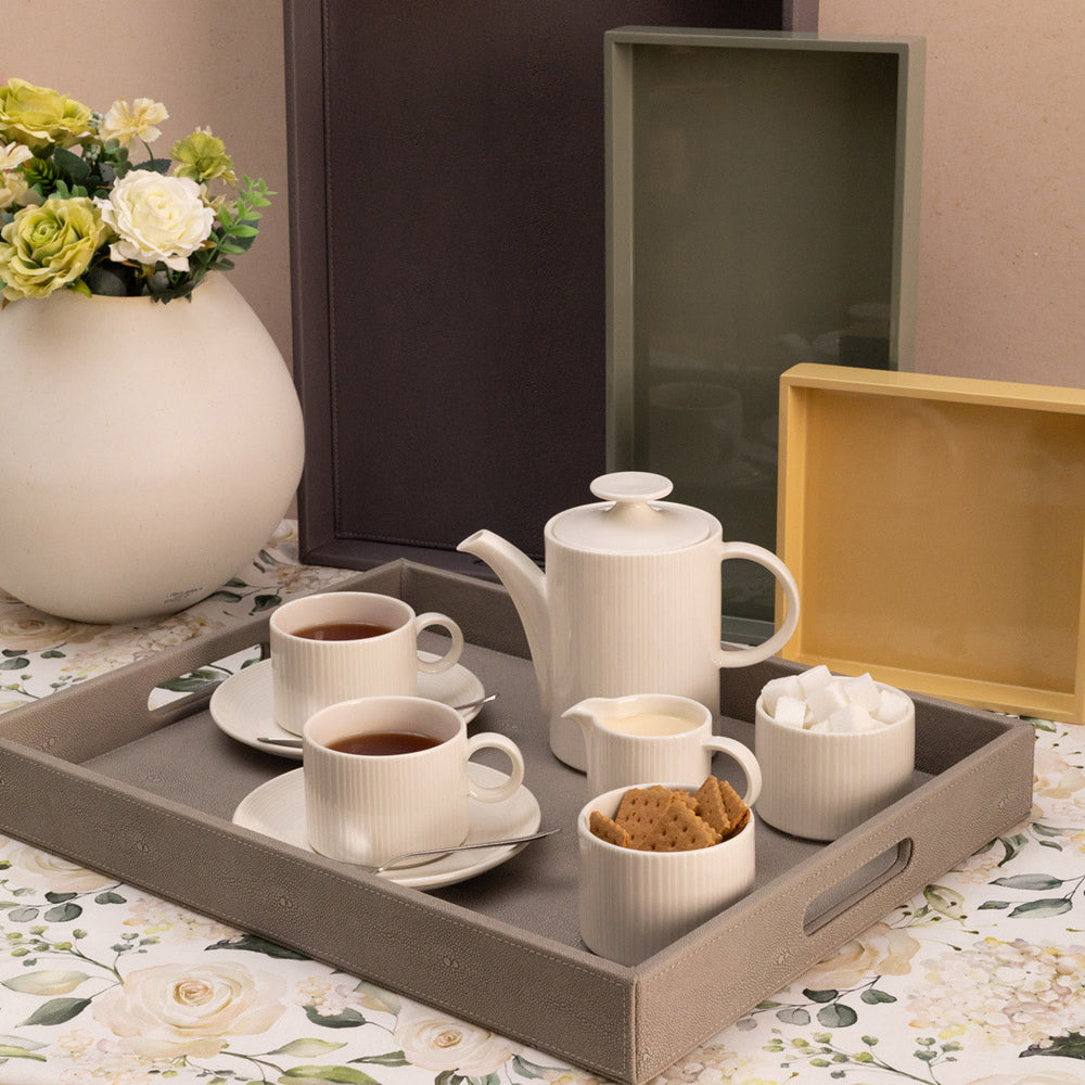 Sting Rectangular Tray with Handles
