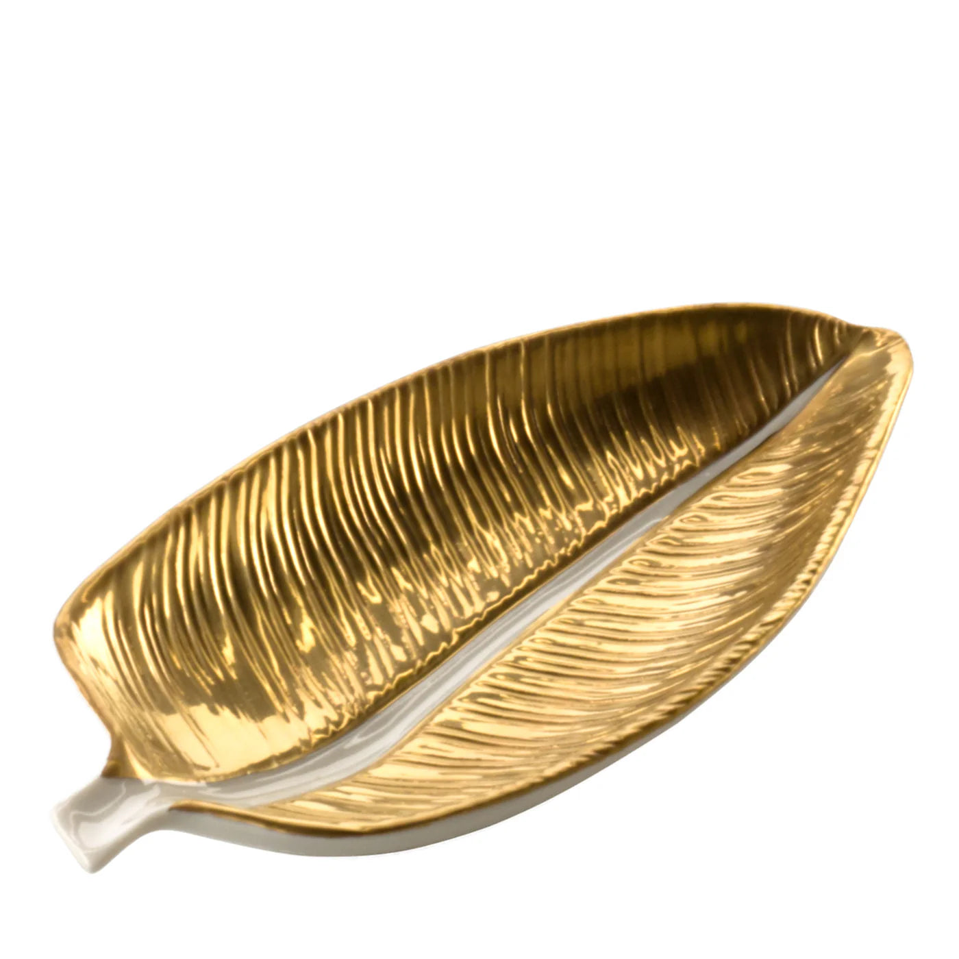 A decorative bowl with a gold edge and a leaf-like pattern in the center.