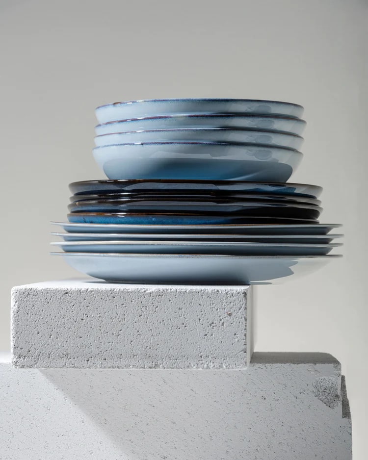 Dining plates