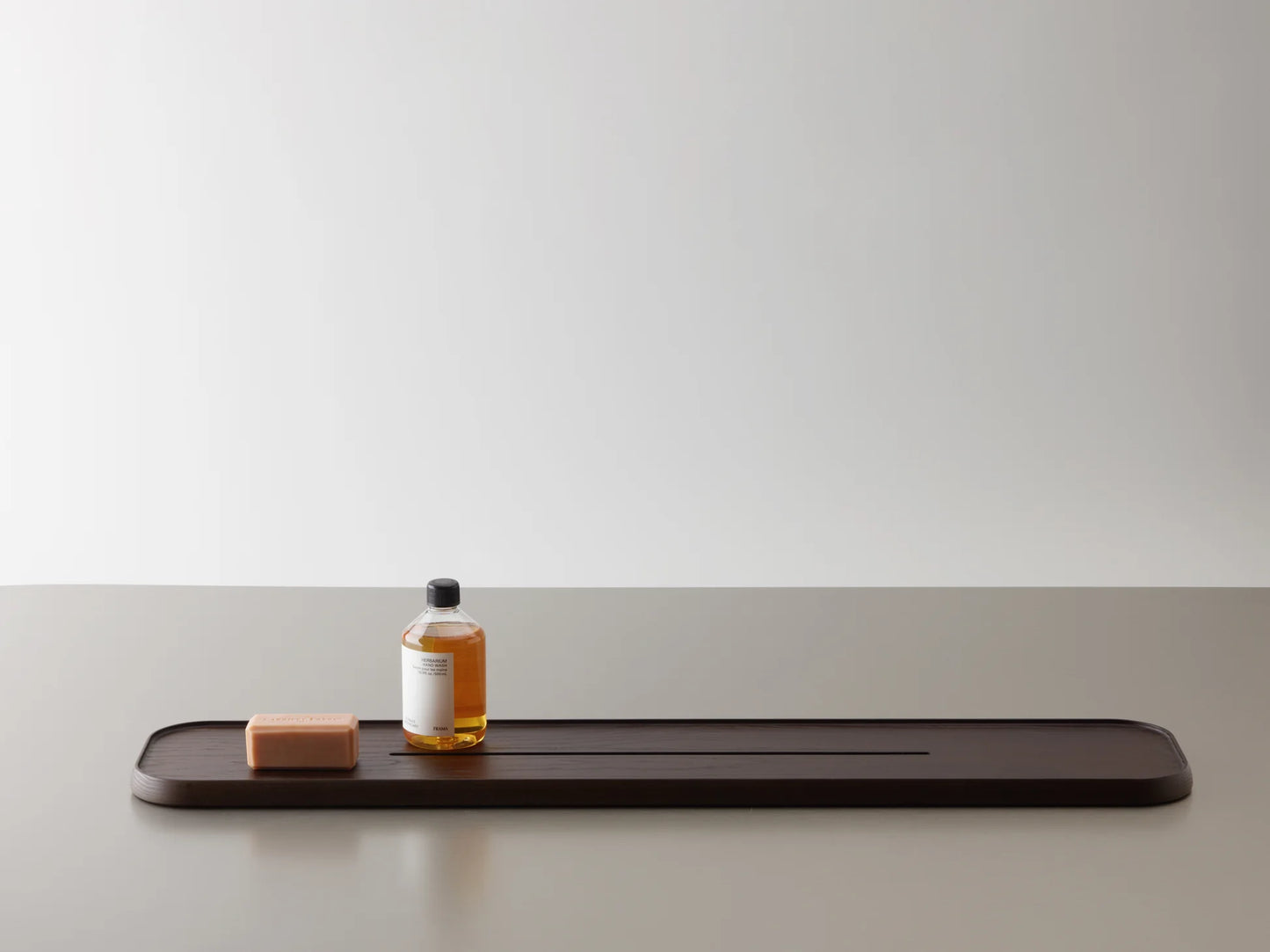 Bathtub shelf