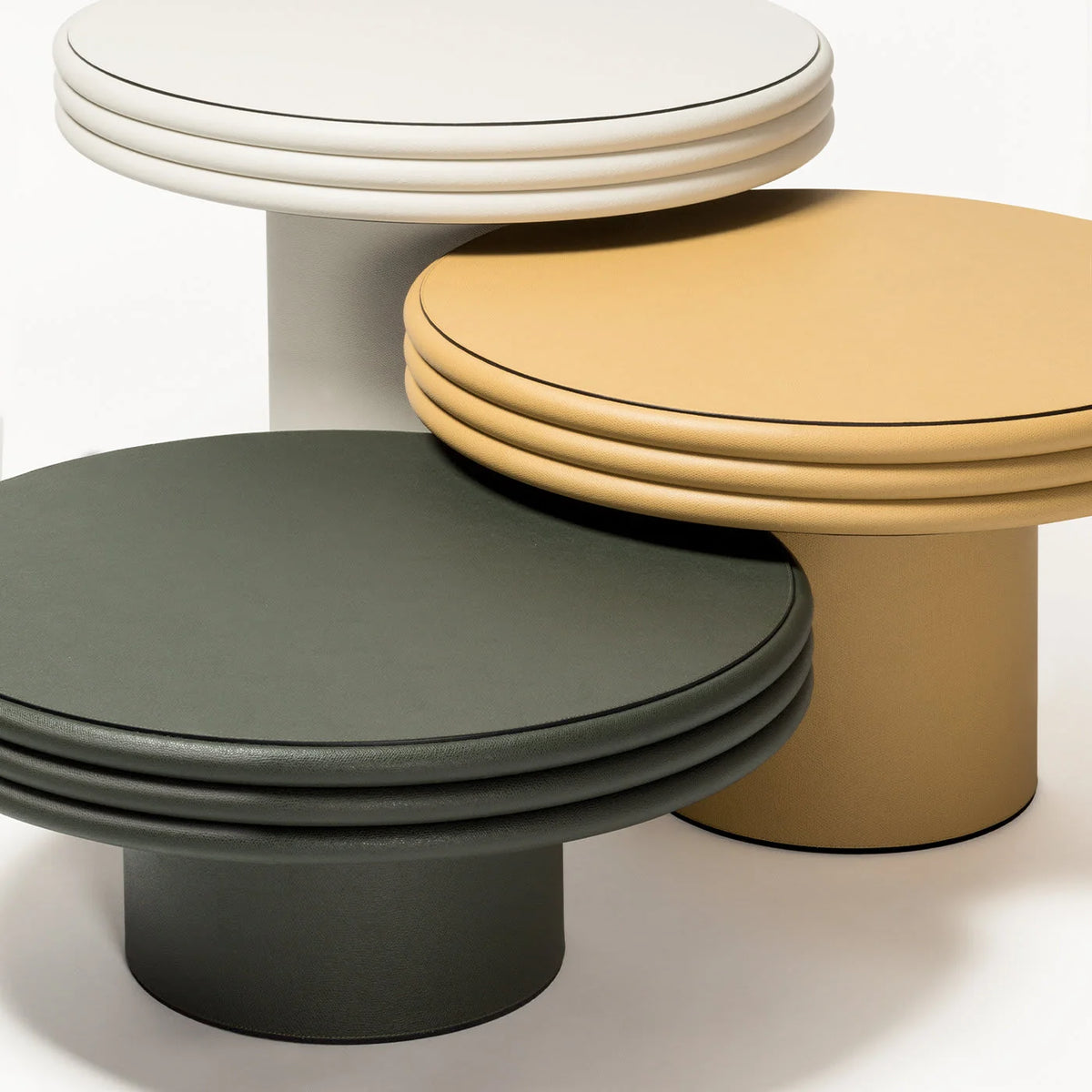 Scala Set of Three Round Tables
