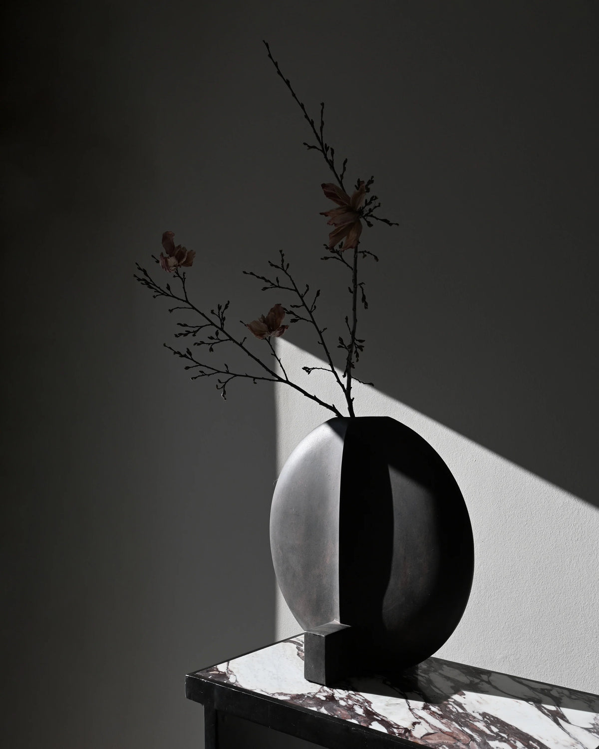 Guggenheim Vase, Big  Coffee