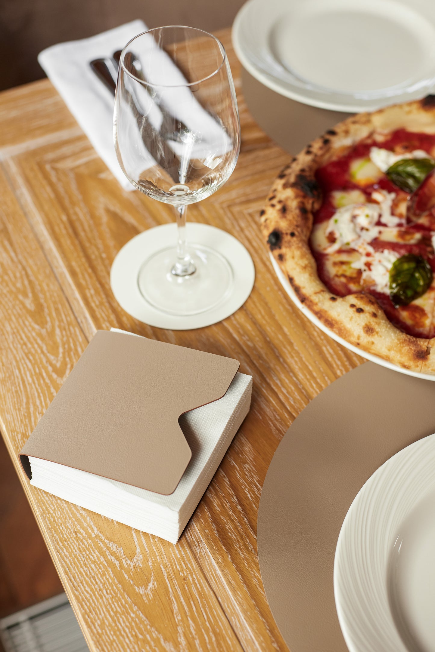 Wind napkin holder