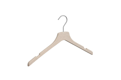 Slim hanger with strap notches