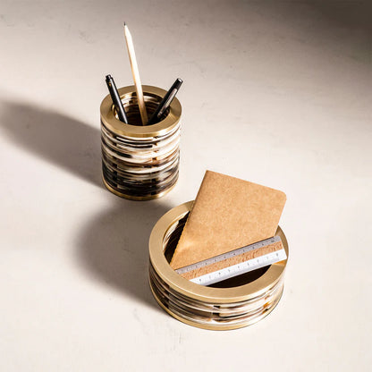 Round Pen Holder in Horn