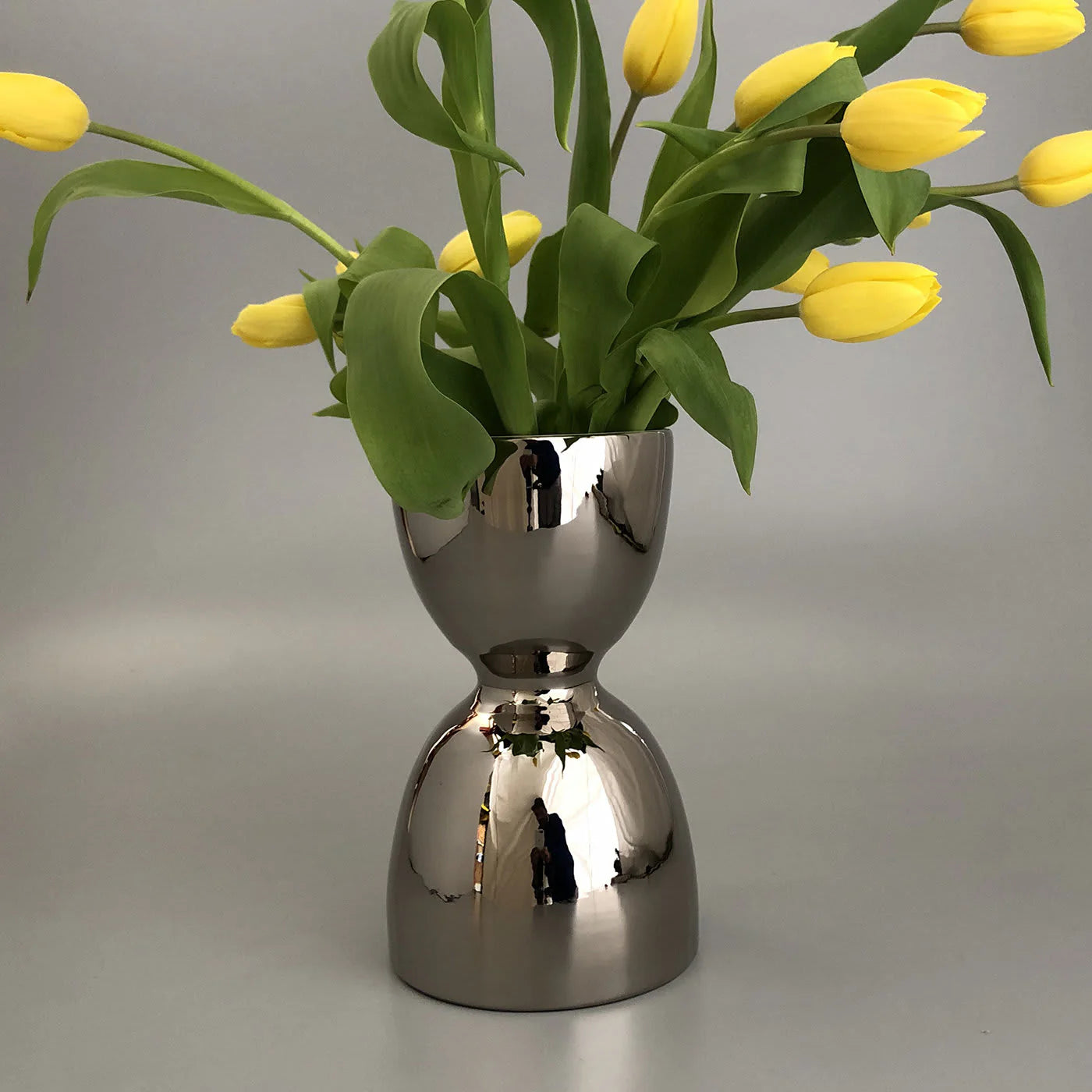 Bell Jigger Palladium Terracotta Flower Vase