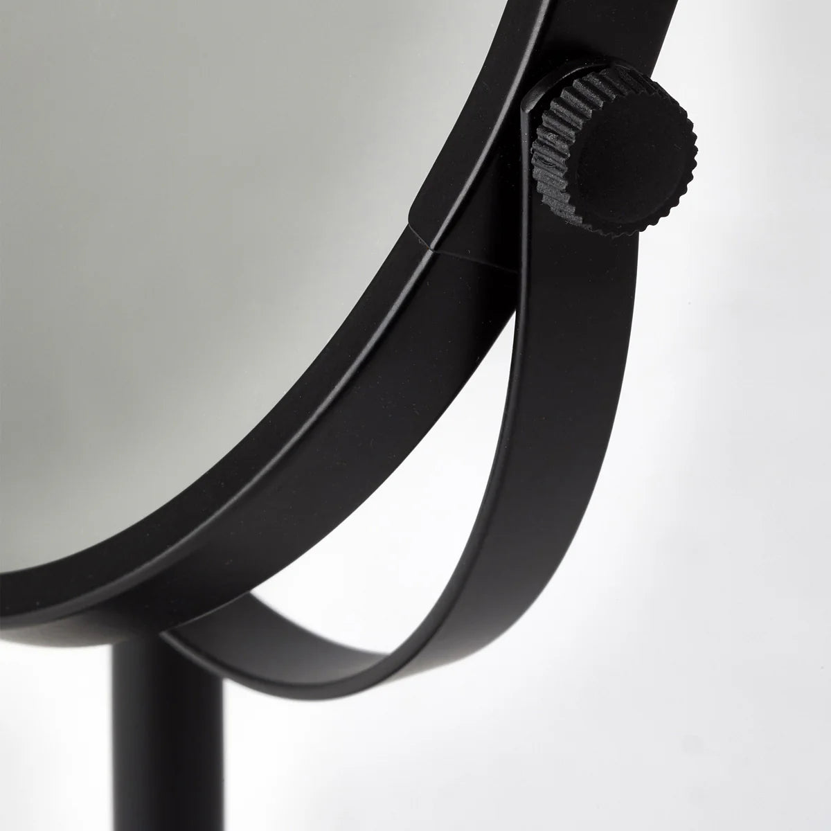 Beau Mirror