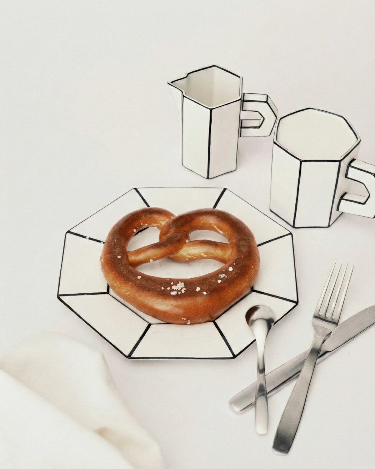 Jug Carte Blanche