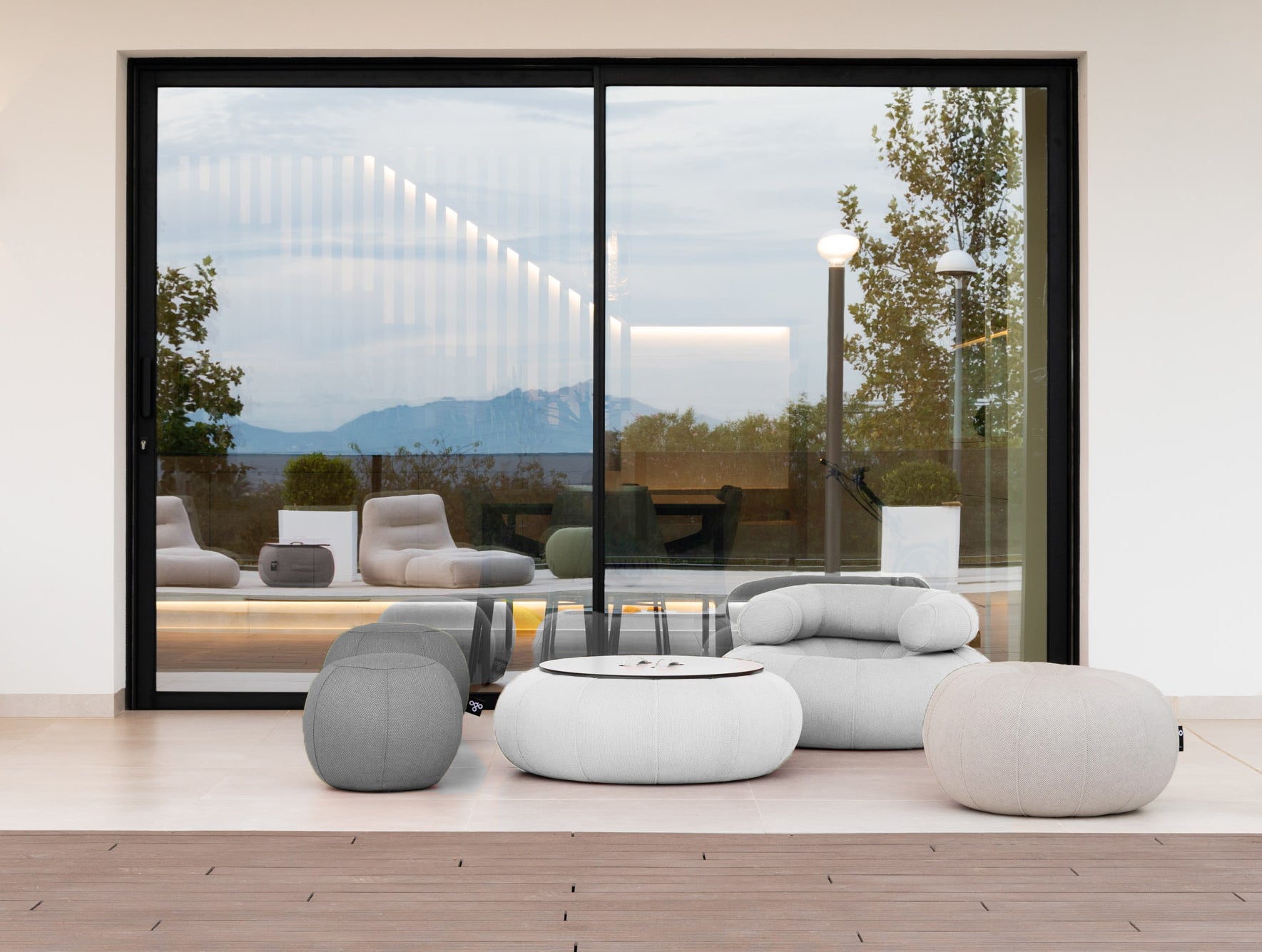 OGO Don Out Sofa L 3D-outdoor sofas