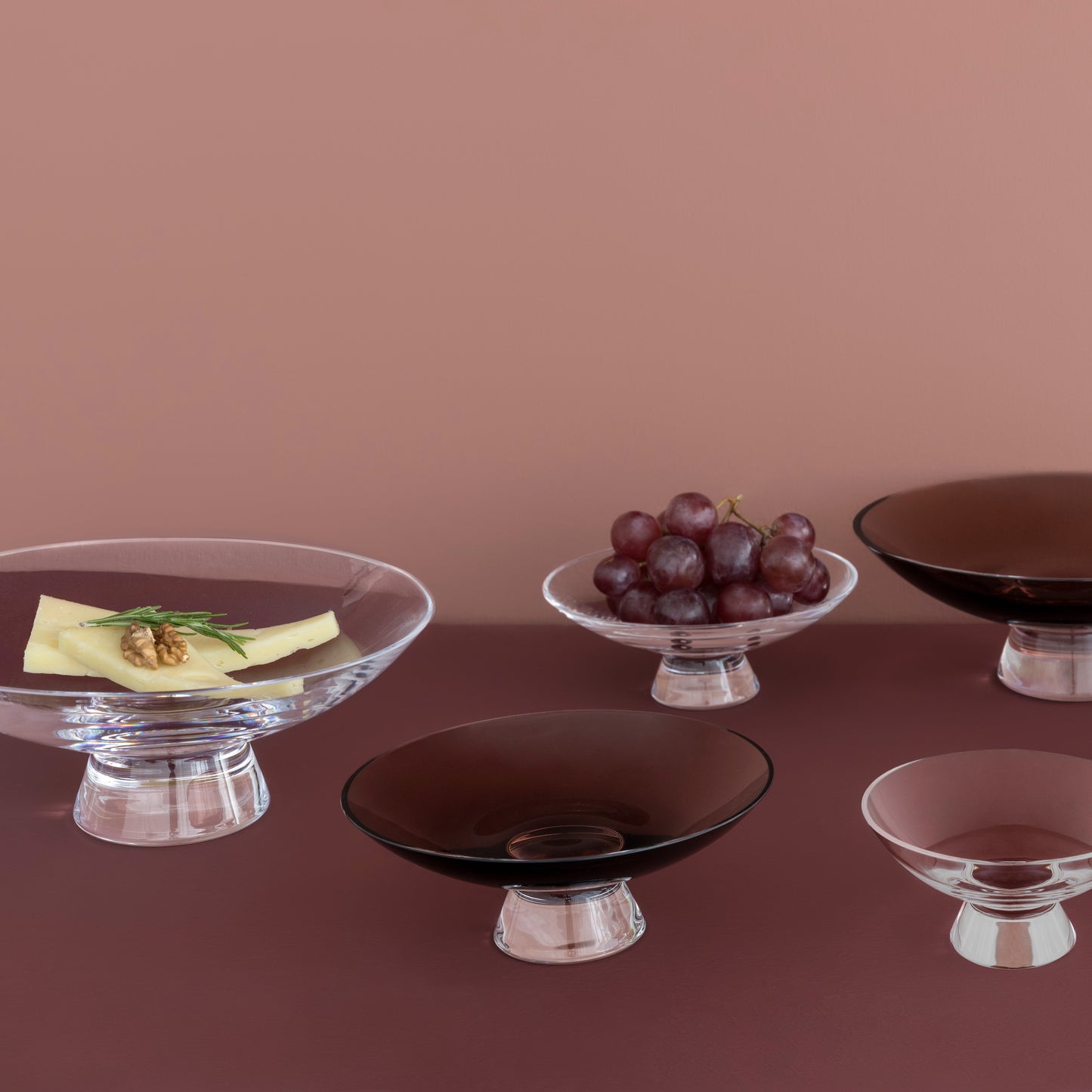 Fruit dish, glass dish