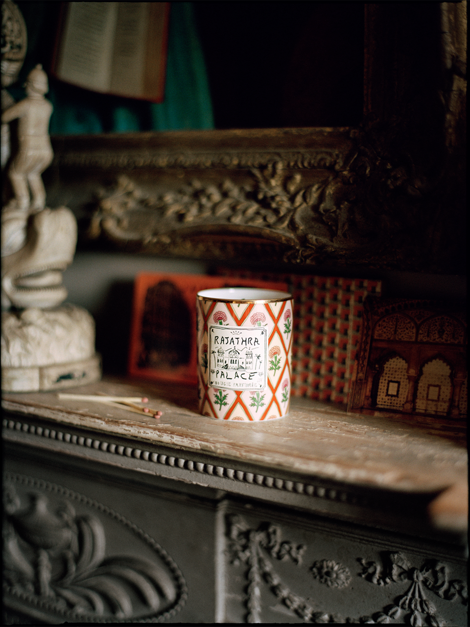 Luchino Rajathra Scented Candle