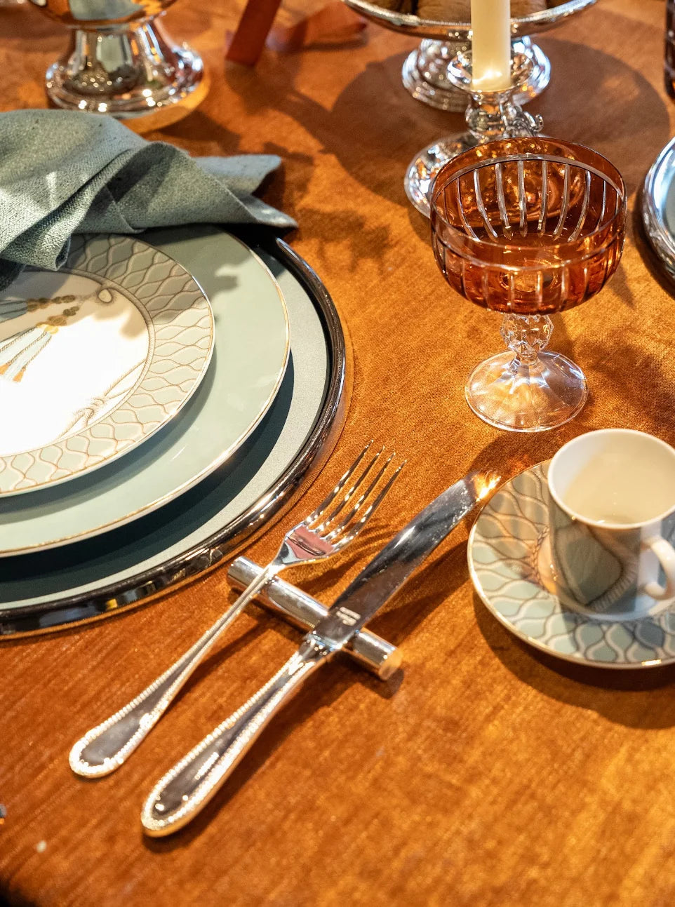 Cylindrical Cutlery Holder