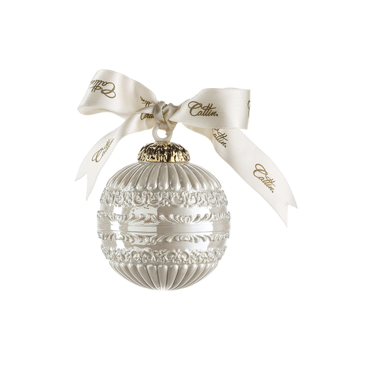 Gloria Pearly White Christmas Bauble